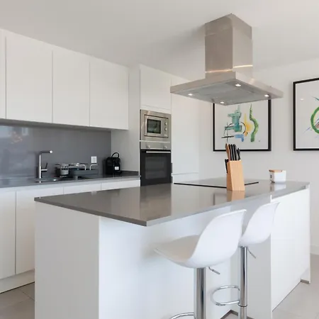 Oasis 325 First Floor Apartment Estepona