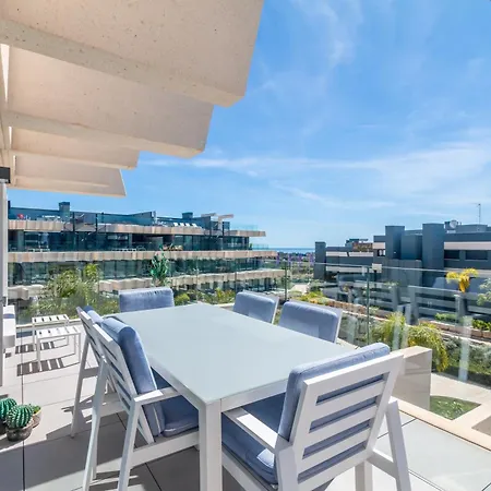 Oasis 325 First Floor Apartment *