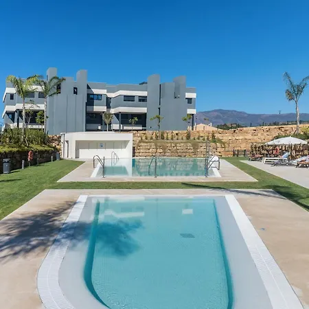 Oasis 325 First Floor * Estepona